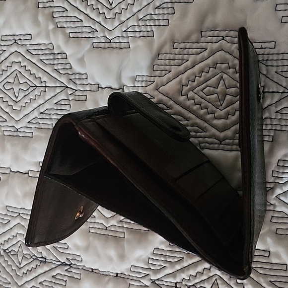 💓 Chanel Black and Gold Women's Bag - Picture 17 of 17